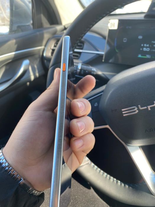 Продам смартфон  tecno camon 40