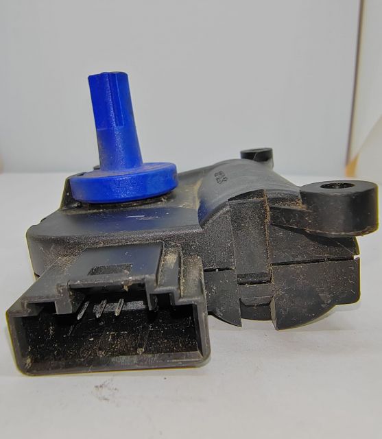 Motoras clapeta aeroterma Bosch 0132801305 Audi A4 B7