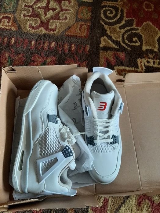 Vând sneakers noi Dark Sheer mar.43