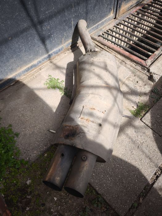 Спортно гърне свалено от 328i e46.