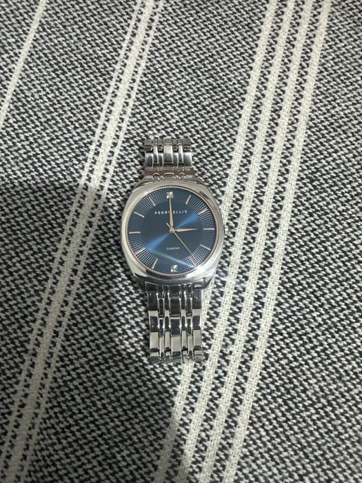 Perry ellis soati