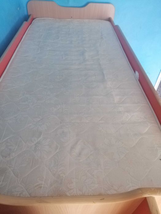 Pat supraetajat copii cu birou retractabil si șifonier