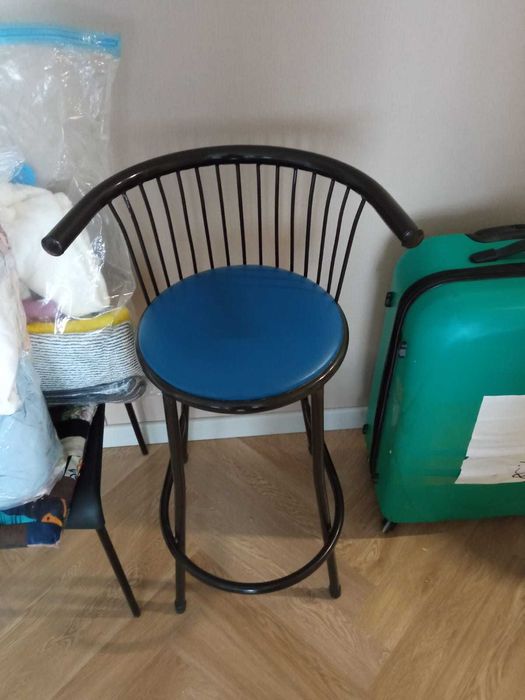 Барный стул высокий