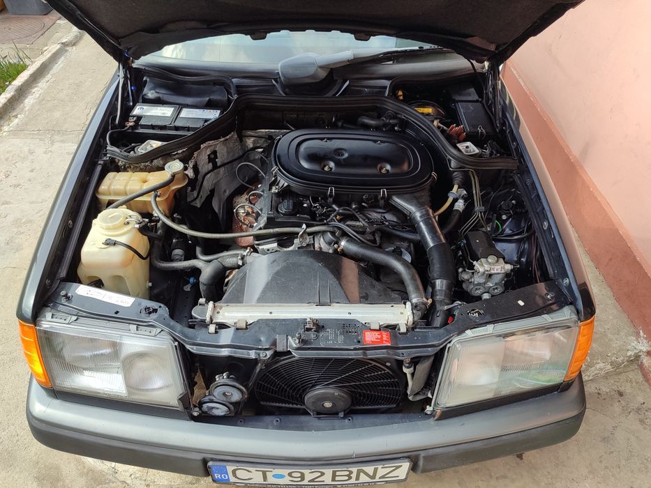 Mercedes Benz w124 e 200.