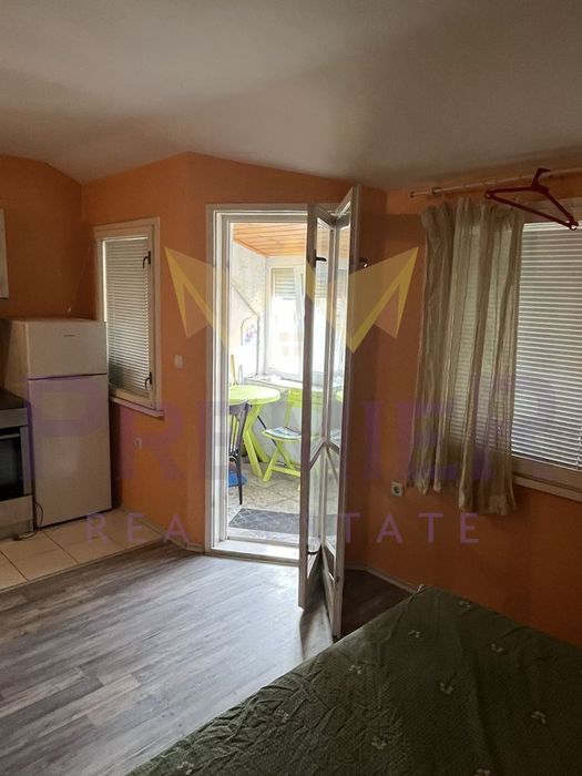 Дава се под наем Едностаен апартамент в Варна, Лятно кино Тракия - 40 кв.м за 204 € - Снимка #4