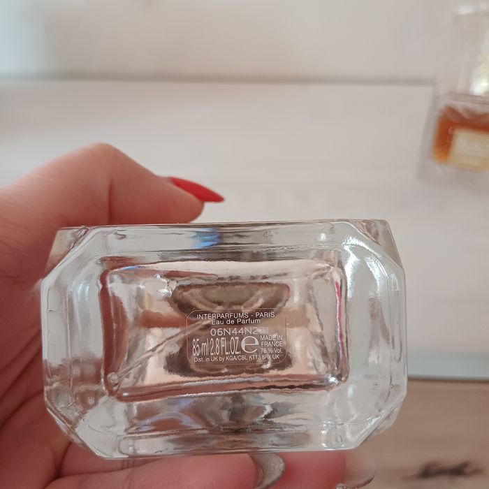 Два дамски парфюма ,използвани малко