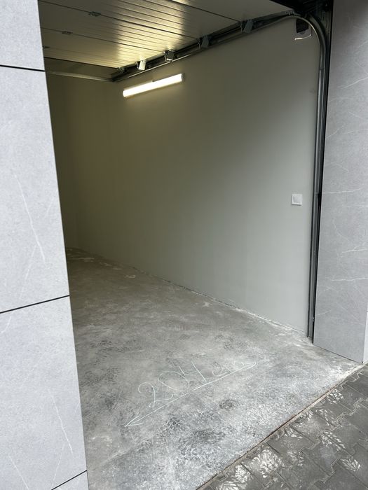 Гараж под наем – нов, партер, ток и дистанционно, Русе център