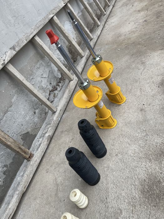 Амортизаторы новые для ларгуса