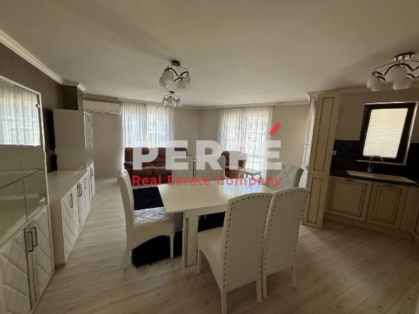 Продава се Четиристаен апартамент в Бургас, Център - 142 кв.м за 3662 €/кв.м - Снимка #1