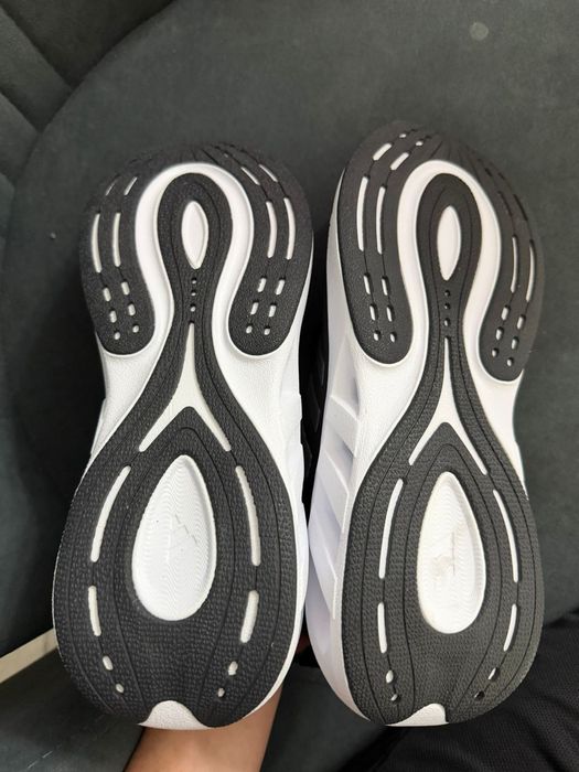 Кроссовки Adıdas