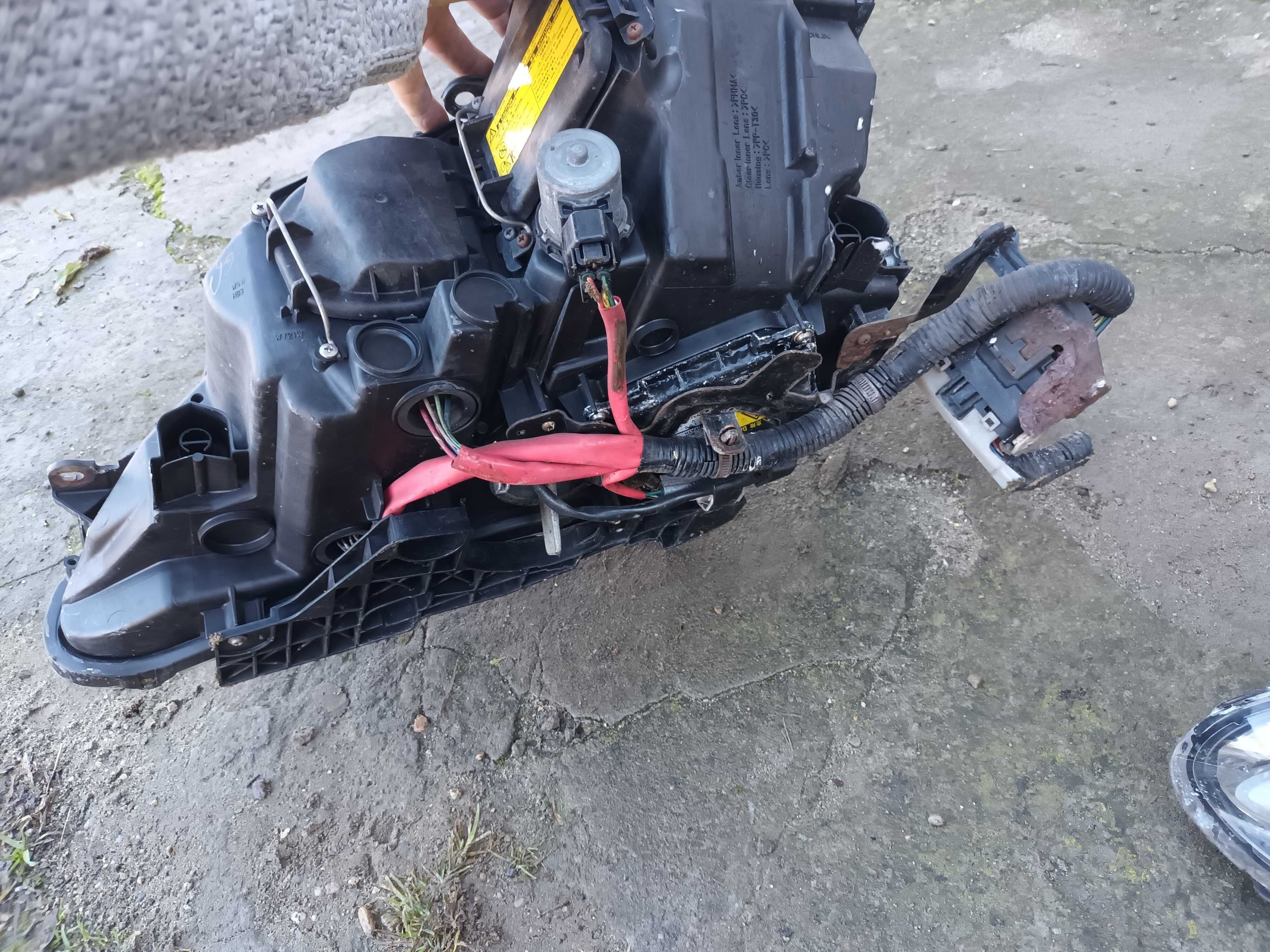 Ляв и десен фар за лексус ис 250 LEXUS IS250 гр. Белене • OLX.bg