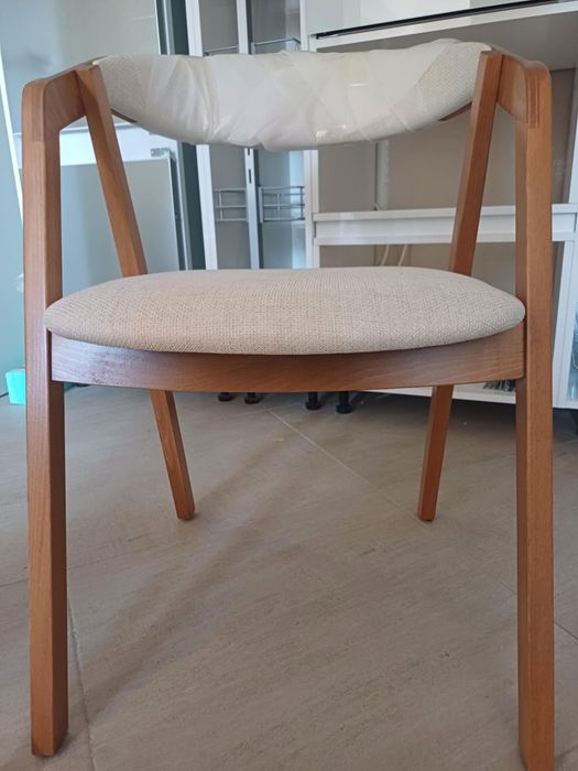 Комплект маса и столове