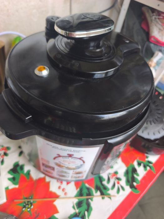 Vând multicooker Tefal one pot parțial defect