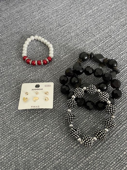 Гривни и обеци