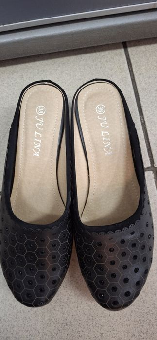 Продам женскую обувь