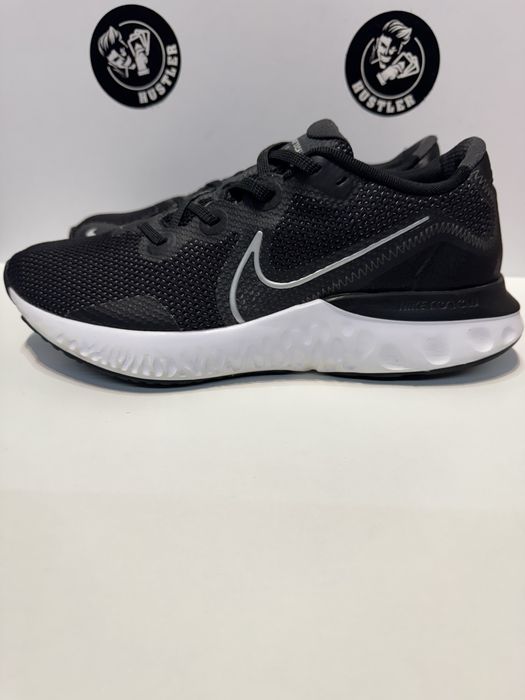 Маратонки NIKE RENEW . Номер 45.5