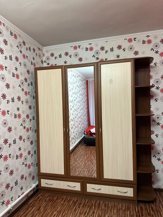 Продам шкаф распашной