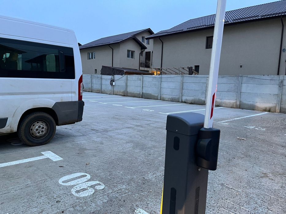 2  Loc parcare în complexul rezidential  Fortuna  1 loc Acces privat cu bariera 200 Ron