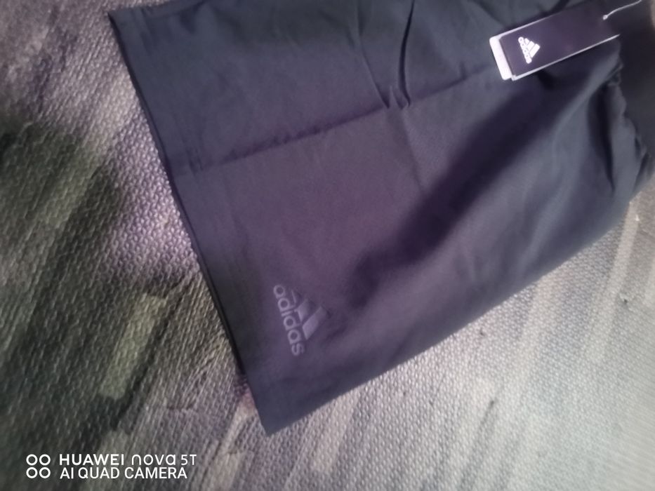Sort adidas mărime L