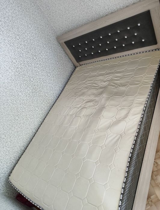 Продам кровать 140/200