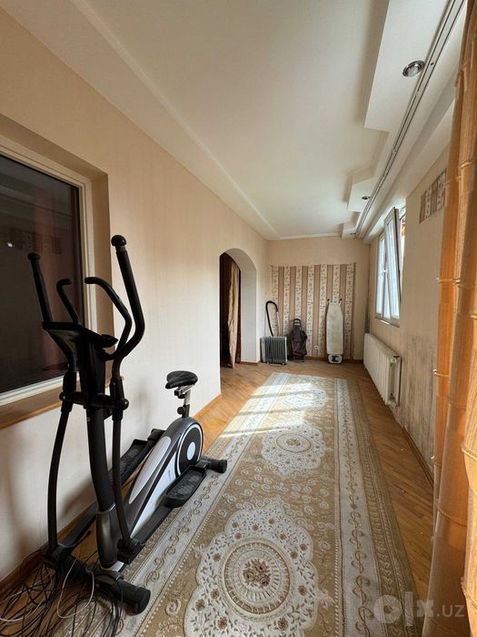 Продаётся своя 4-комнатная квартира 150 м² по центр-й улице Мирабад