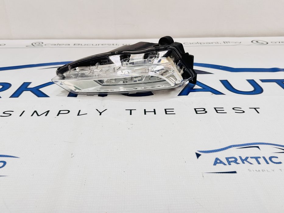 Proiector stanga led Seat LEON model dupa 2020 cod 5F0942701C