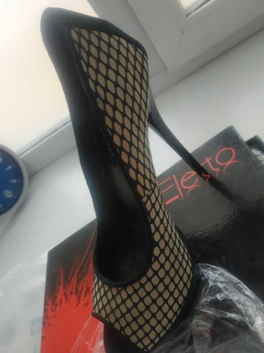 Продам  новые туфельки