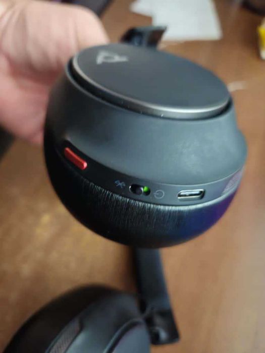 CASTI wired/wireless VOYAGER Surround 85 UC POLY (+charger)