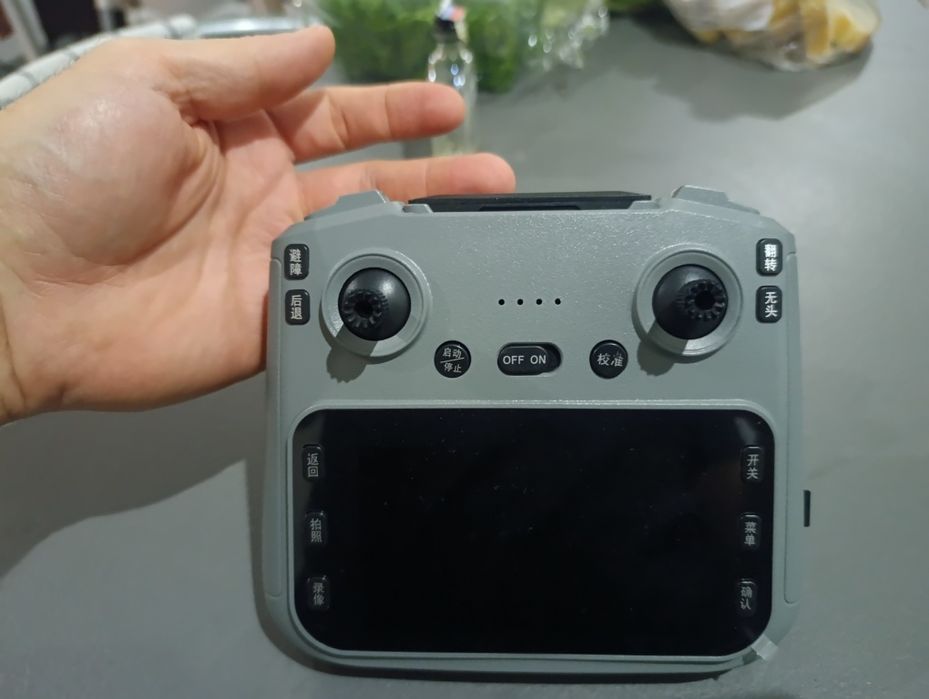 Telecomanda joystick drona cu ecran mare