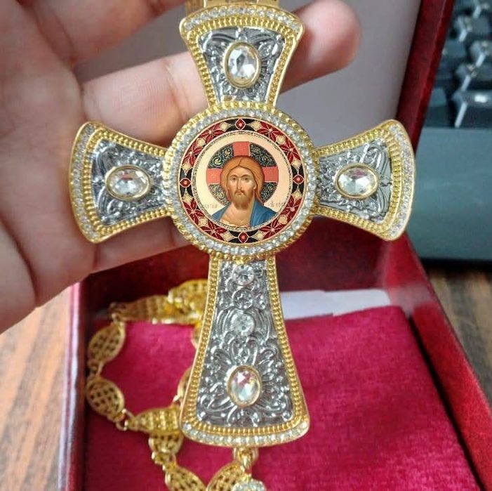 Cruce pectorala aurie si argintie