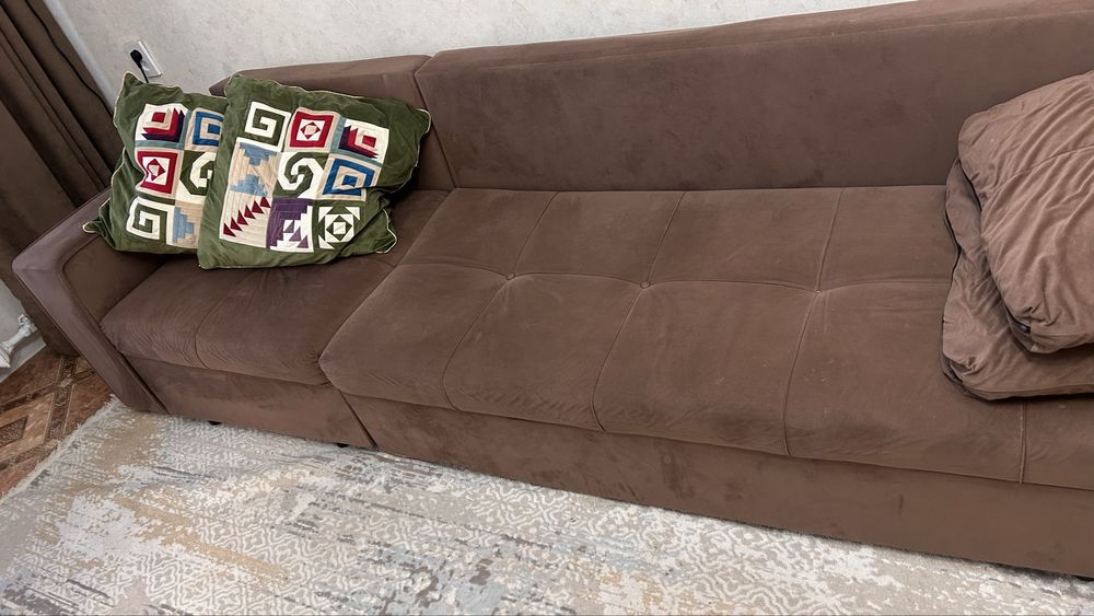 Диван в среднем состояний