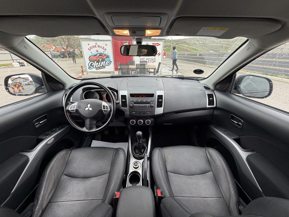 Mitsubishi Outlander 4x4 / 2009 / 2.0 D / 140 CP