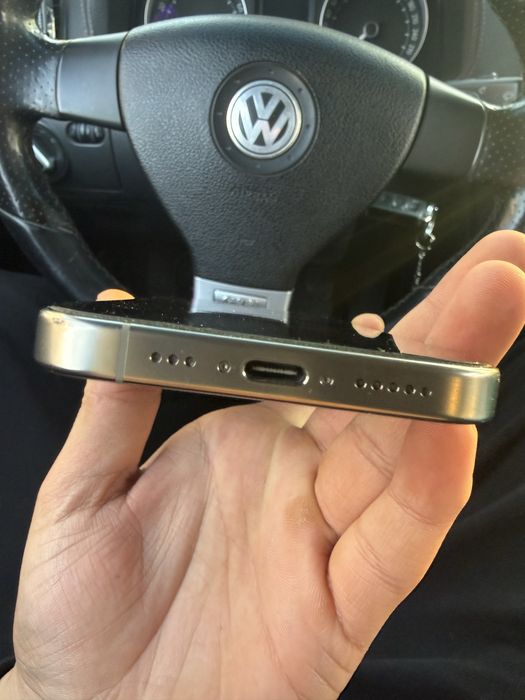 iPhone 16 pro на 4 месеца като нов