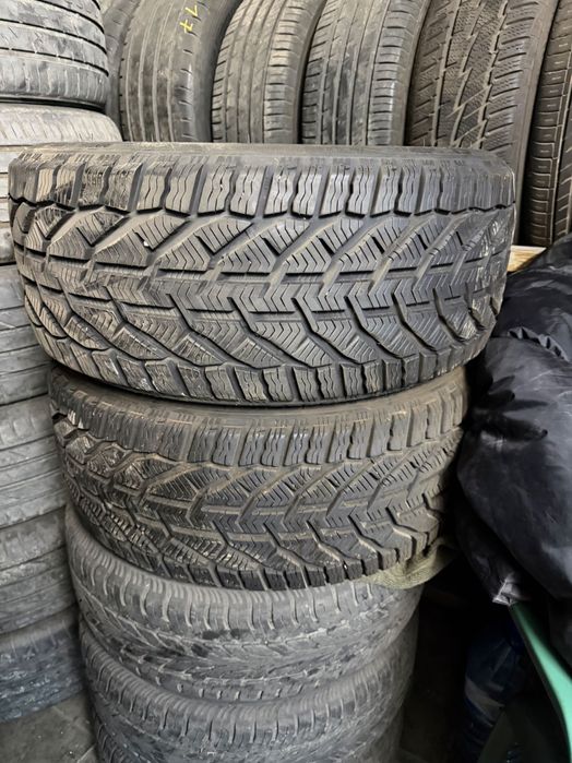 Зимни гуми 235/40/18