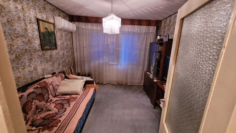 Vand apartament 3 camere decomandat zona centrala Alexandria