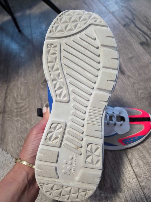 D.A.T.E.сникърси