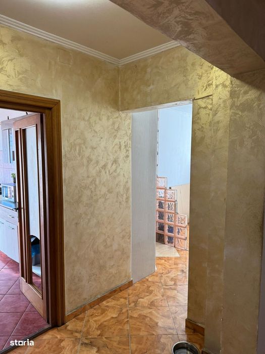 Apartament cu 3 camere, tip D, etaj 4/6 (lift nou), Bulevardul Decebal