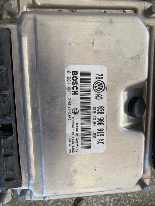 Компютър еку ecu електронен блок двигател Пасат 1.9тди AVB