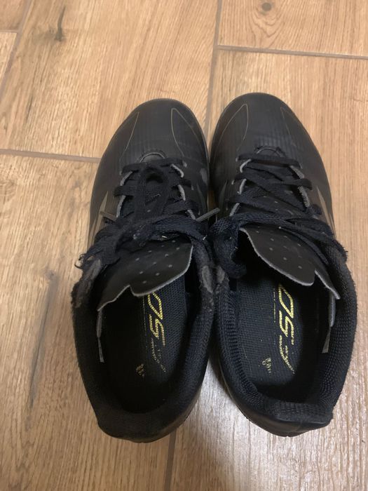 Продавам Футболни обувки