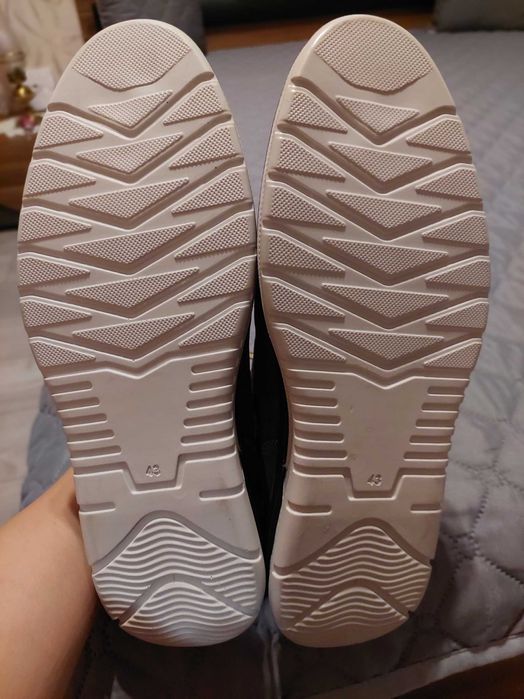 Продавам мъжки обувки