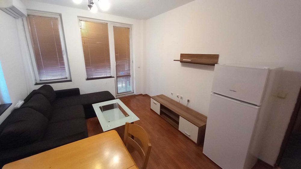 Двустаен апартамент в жк Студентски град