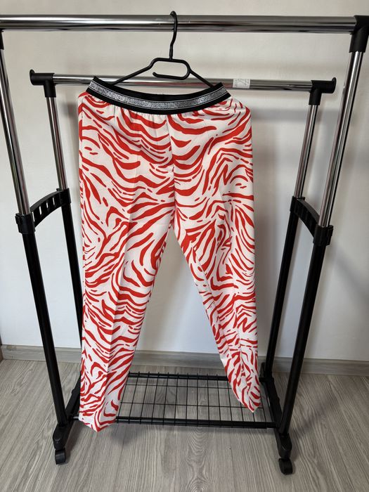 Pantaloni Femei.