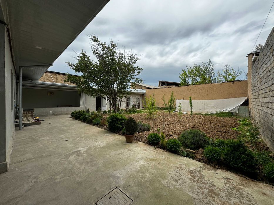 Nazarbek, Turkistonda uy sotiladi