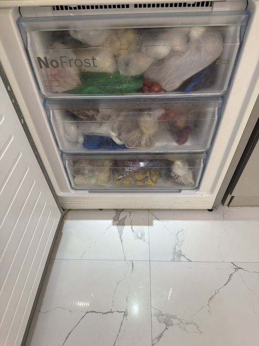 Холодильник срочно продаю