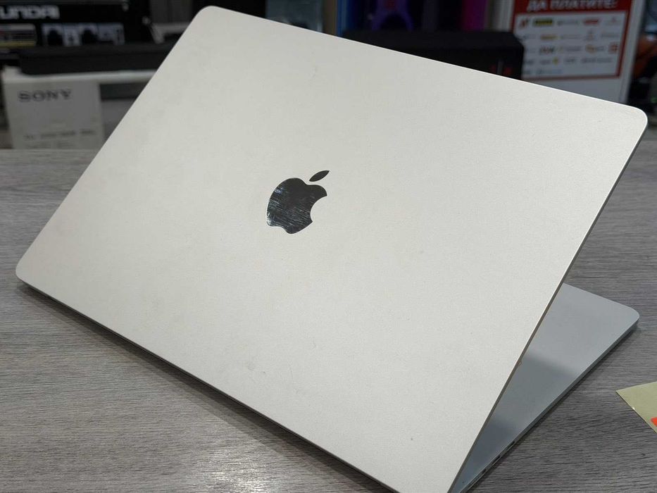 MacBook Air 15” M4 – 16GB RAM / 512GB SSD