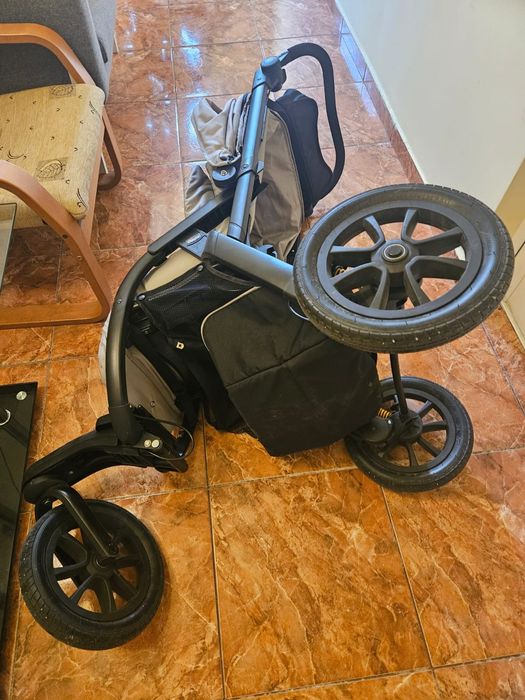 Carucior, Chicco Activ3, gri, 3 roti, cadru din aluminiu, greutate maxima 22kg