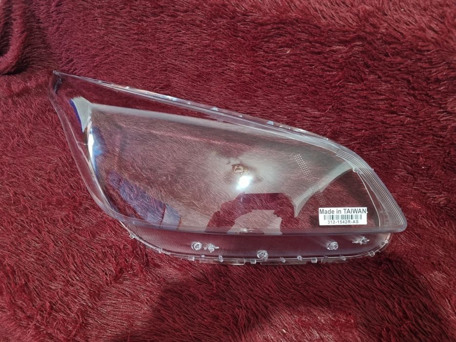 Киа Рио стекло для передние фары