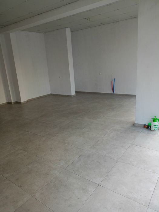 Дава се под наем Магазин в Пловдив, Централна гара - 120 кв.м за 765 € - Снимка #1