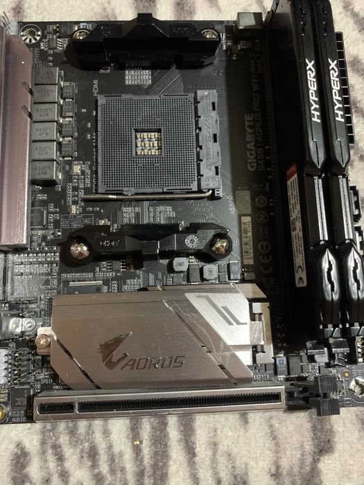 Vand piese pentru pc
