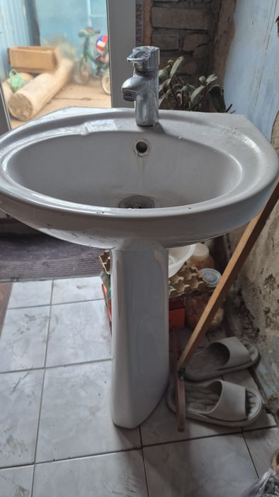 Продам Раковину для ванны и туалета